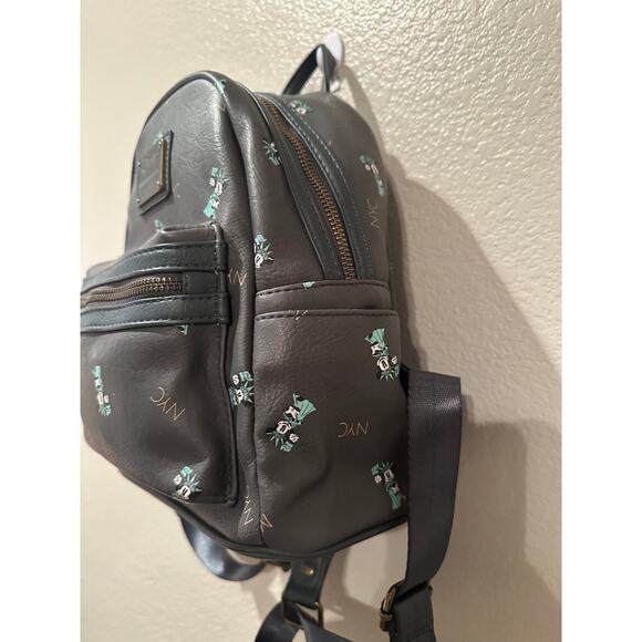 NWOT Loungefly Disney NYC Minnie Mouse Statue of Liberty Mini Backpack. - Picture 4 of 7